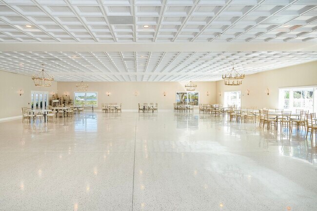 Building Photo - 10 Cristina Ct