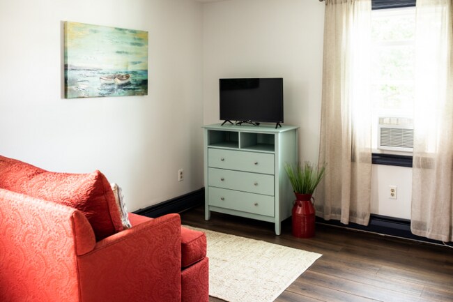 Building Photo - 431 Winnacunnet Rd