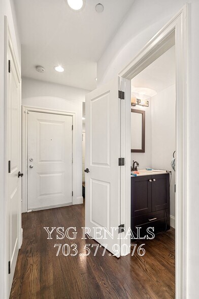 Building Photo - 1435 Tremont St