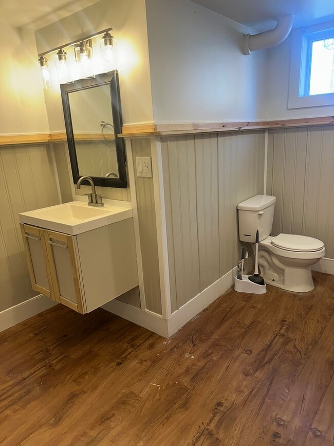 Building Photo - Remodeled Basement Apartment, 3 Bedrooms!