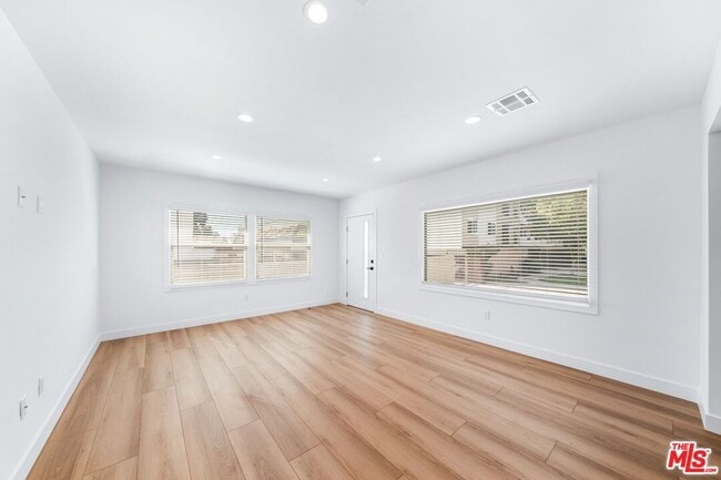 Building Photo - 1258 Mariposa St