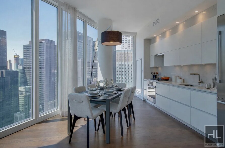 Building Photo - East 44th Street