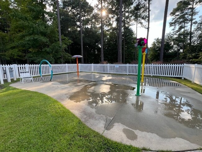 Building Photo - 108 Pine Hawk Dr