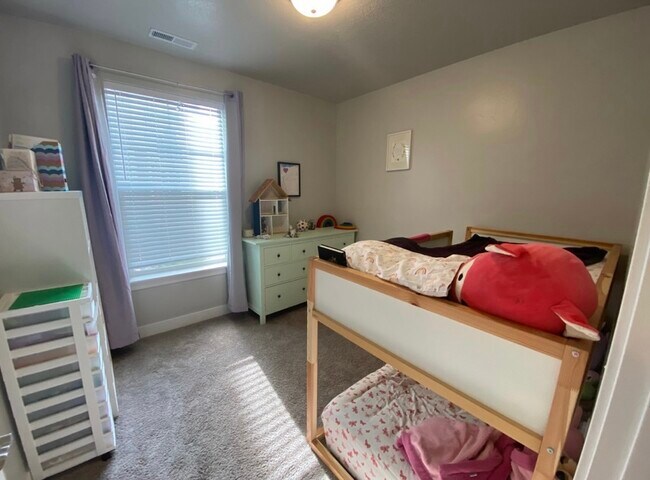 Building Photo - 523 N 310 W