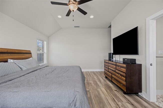 Building Photo - 627 Biscayne Bay Bend