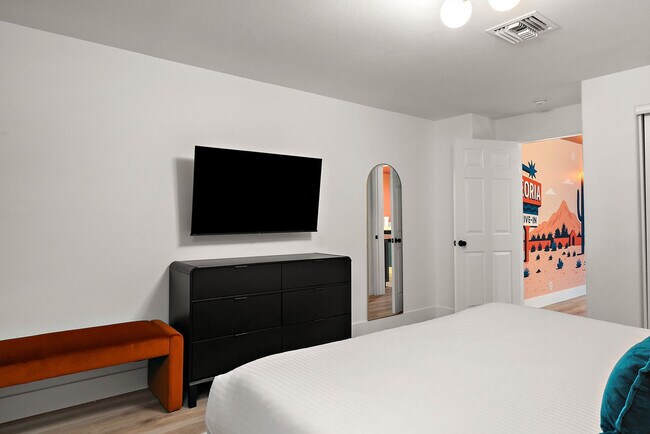 Building Photo - 7157 W Windrose Dr