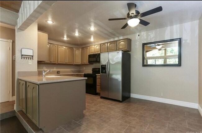 Building Photo - 21372 Brookhurst St