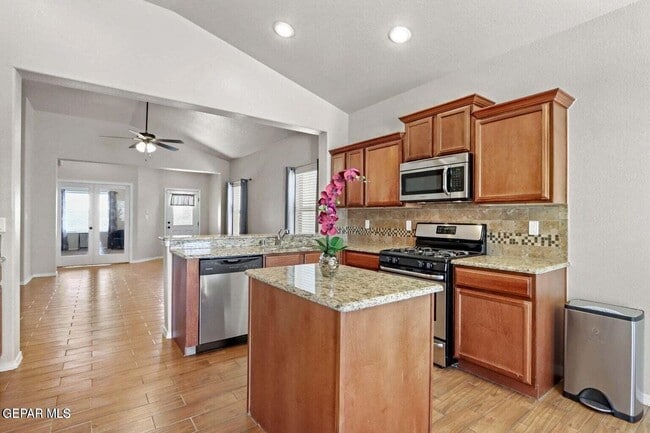 Building Photo - 7433 Dewberry Dr