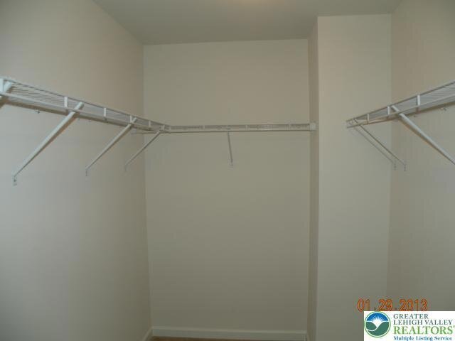 Building Photo - 5985 Valley Forge Dr