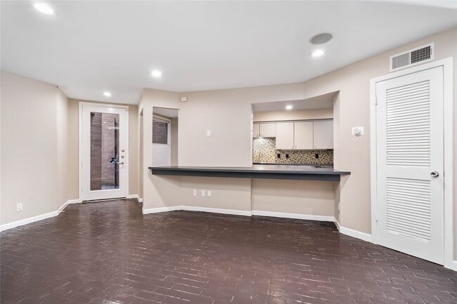 Building Photo - 5004 Bayard Ln