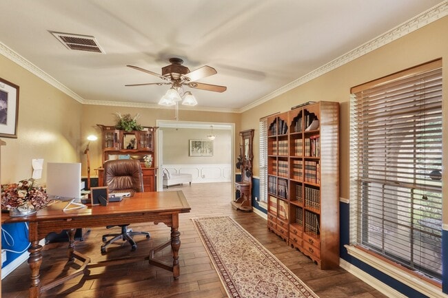 Building Photo - 5003 Mockingbird Ln