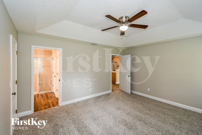 Building Photo - 10804 Stanton Hills Dr E