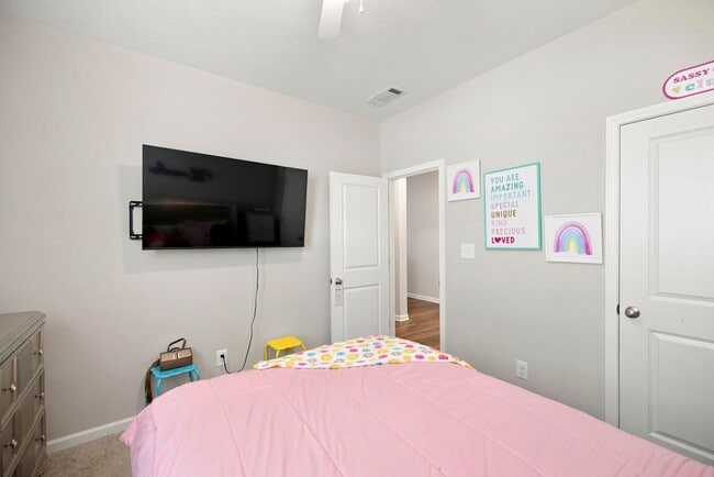 Building Photo - 807 Ivy Glen Dr