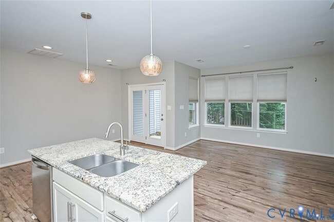 Building Photo - 8090 Manton Ct