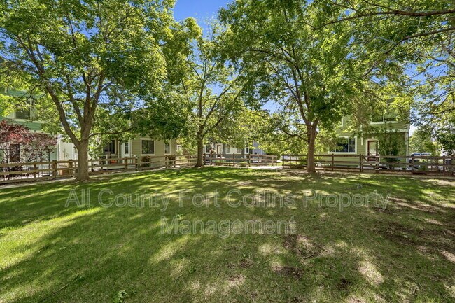 Building Photo - 2333 Windrow Dr