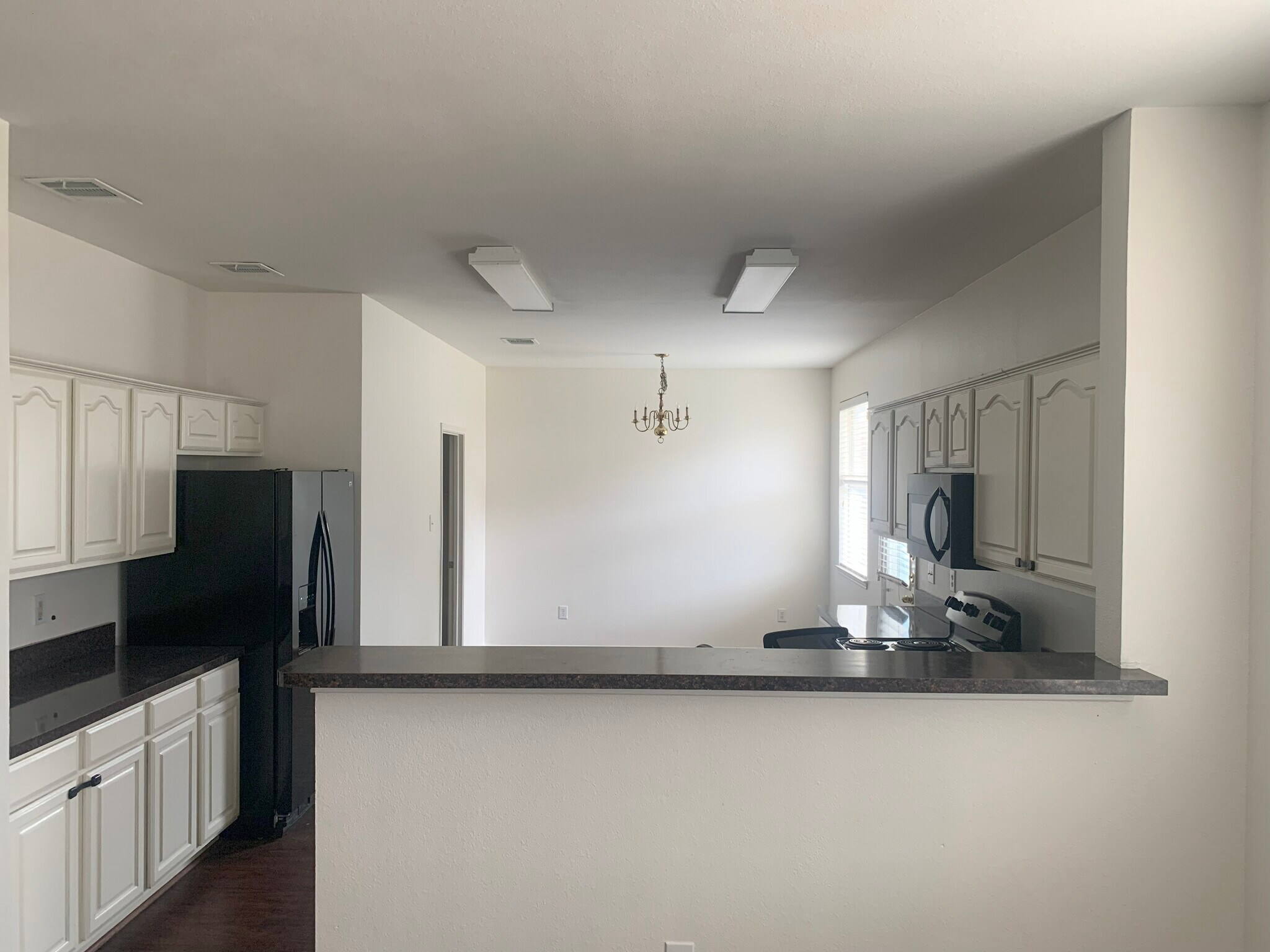 Building Photo - 3204 Paradise Valley Dr