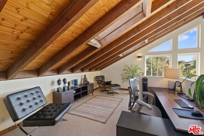 Building Photo - 7130 Gateshead Way