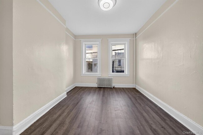 Building Photo - 74 Oak St