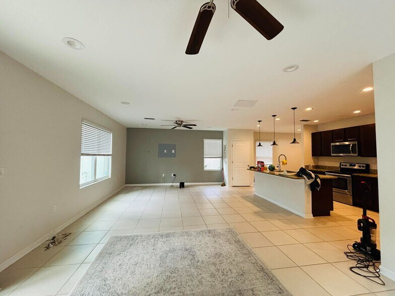 Building Photo - 110 San Carrara Ct