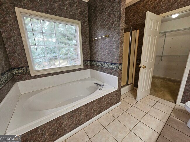 Building Photo - 40 Summerwood Ln