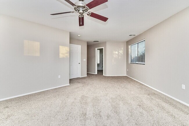 Building Photo - 472 East Placita Amuleto