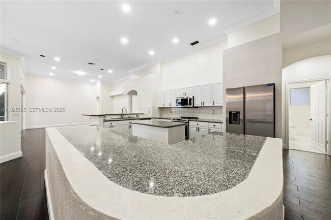 Building Photo - 2893 Oakbrook Dr