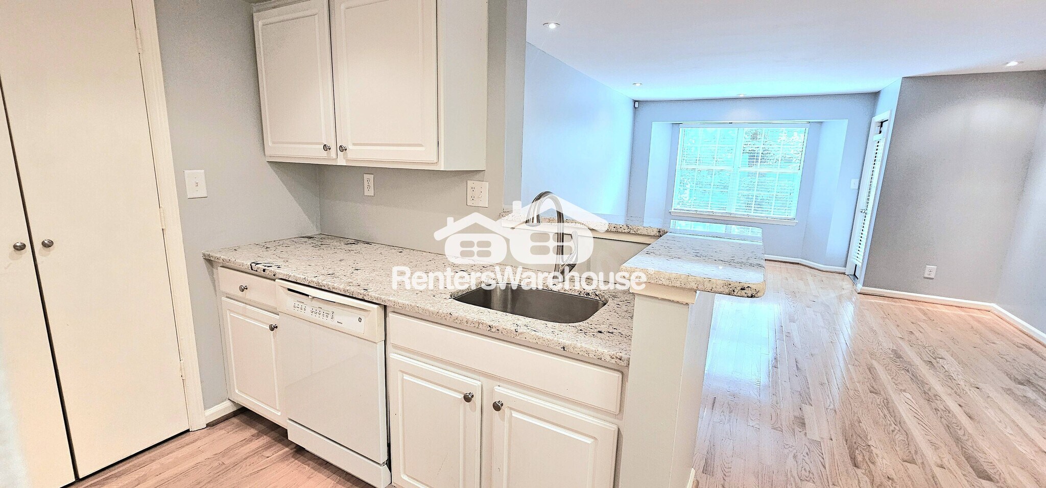 Building Photo - 2060 Chastain Park Ct NE