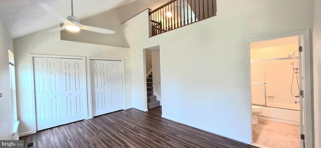 Building Photo - 6008 Raina Dr