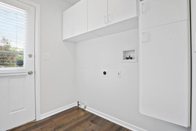 Building Photo - 5998 Blaverly Dr