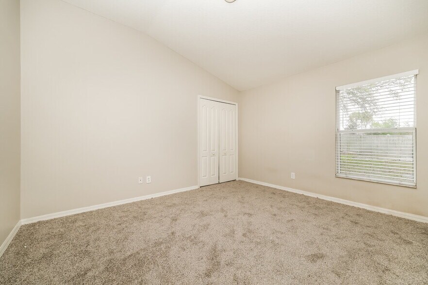 Building Photo - 9732 White Barn Way