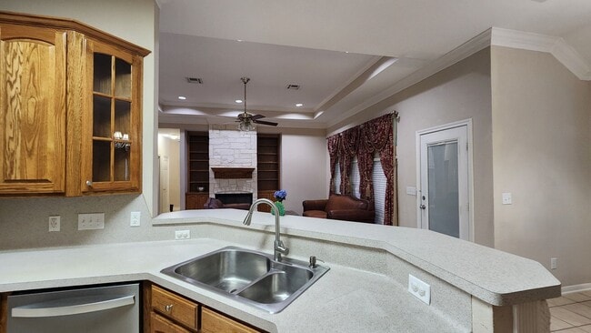 Building Photo - 4/2 in MIDWAY ISD
