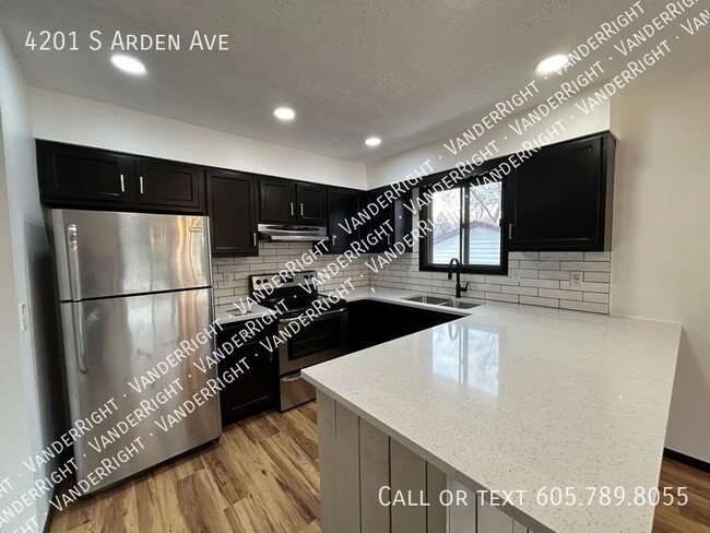 Building Photo - 4201 S Arden Ave