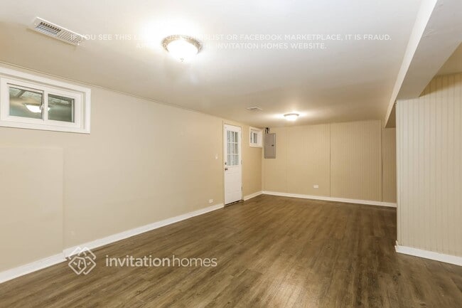 Building Photo - 1462 Deerfield Rd