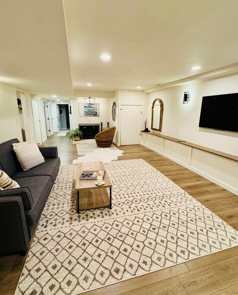 Living room with new smart TV - 4101 Red Bird Pl