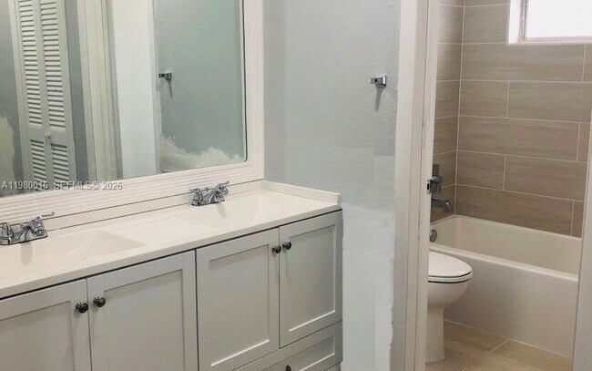 Building Photo - 930 Benevento Ave