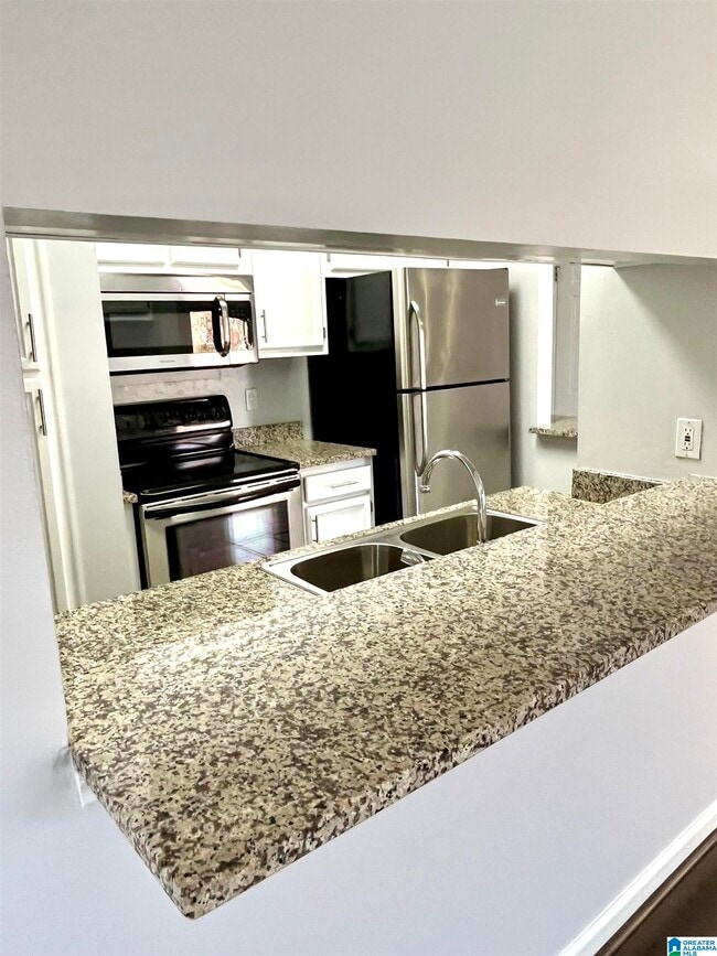 Building Photo - 1932 Waterford Pl