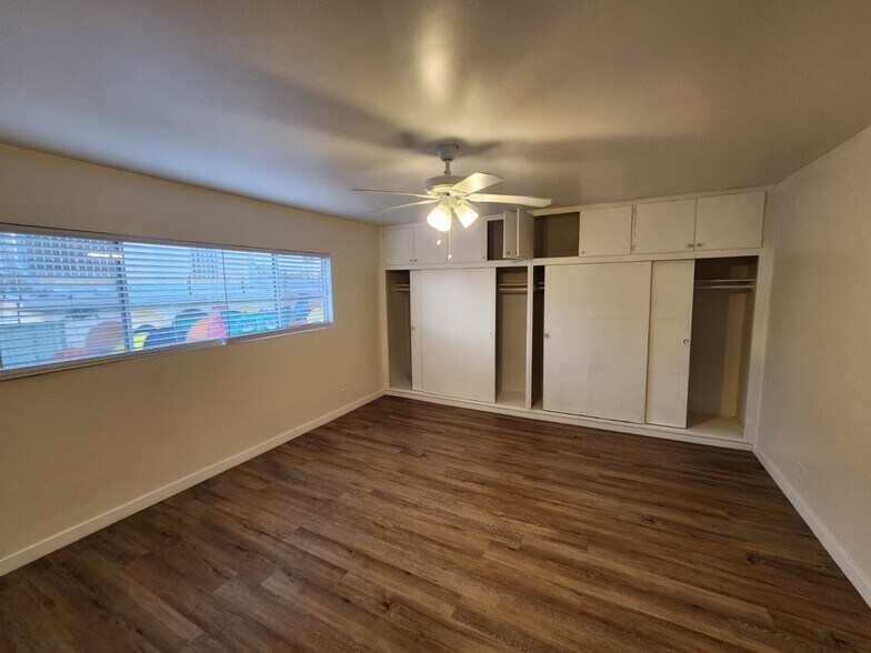 Building Photo - 1414 S Orange Grove Ave