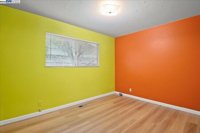 Building Photo - 1043 Bonner Ave