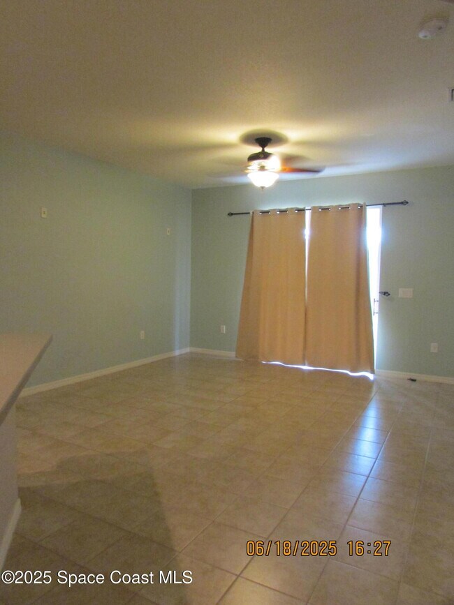Building Photo - 1708 Maeve Cir