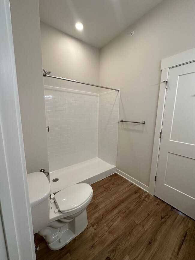 Building Photo - Brand-New Large 2 Bdrm Apartment Home