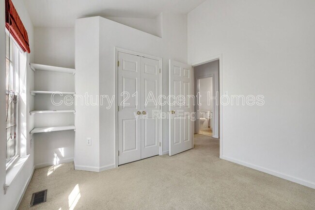 Building Photo - 21217 Millwood Square