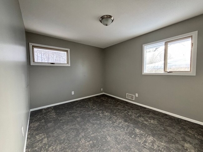 Building Photo - Beautiful 3 bedroom 1 bathroom house in Minneapolis