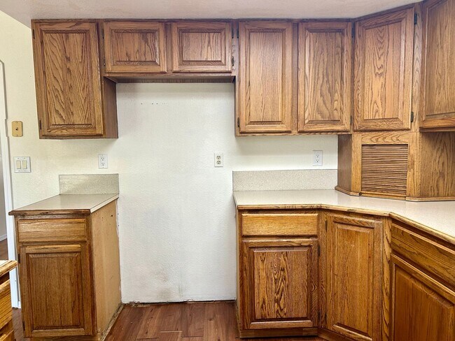 Building Photo - 4271 N Pennfield Pl