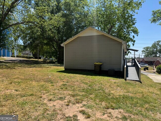 Building Photo - 125 W Washington St