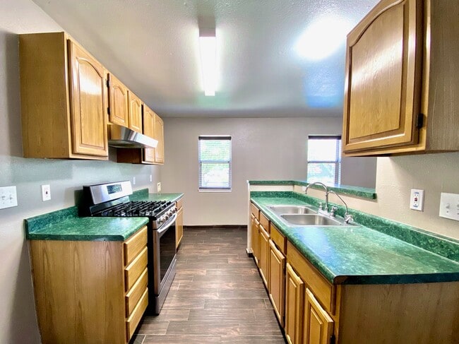 Building Photo - 4834 Birdie Ln