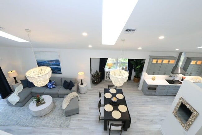 Building Photo - 4161 S US Hwy 1