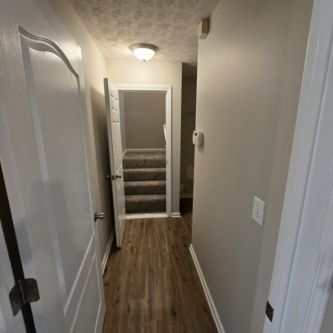 Building Photo - "Charming 4-Bed Oasis with Granite Countertops on Pebble Creek Drive, McDonough!"