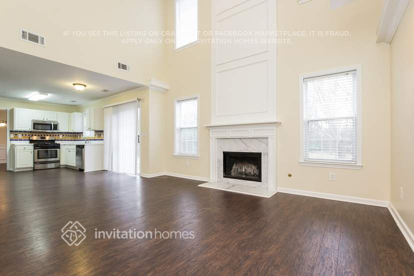 Building Photo - 2105 Westwind Dr