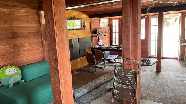 Building Photo - 1472 Silverwood Dr