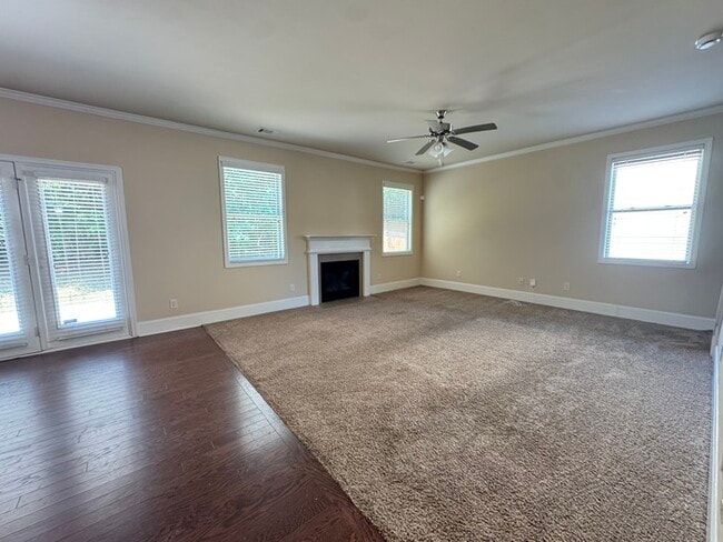 Building Photo - 836 Westmoreland Ln NE